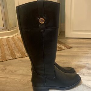 Black boots